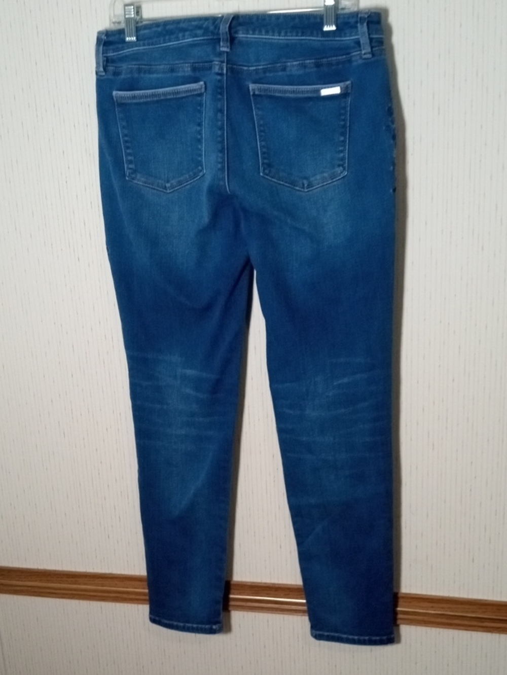 White House Black Market Girl Friend Blue Embroidered Slim Jeans, Roedo, Artsy, - Picture 7 of 8